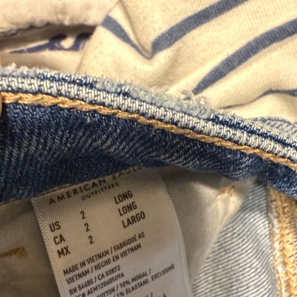 American Eagle Outfitters Light Blue Mom Straight Stretch Jeans size 2 long - Picture 6 of 6